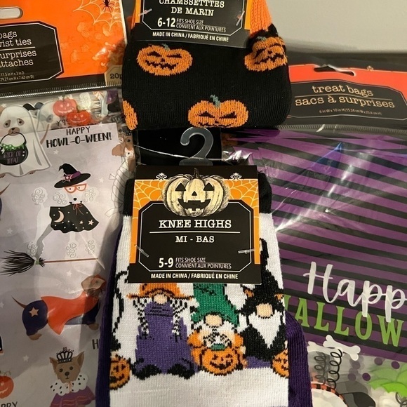 𝅺nwt- 🎃🎃 Halloween Bundle of fun! - Picture 4 of 4